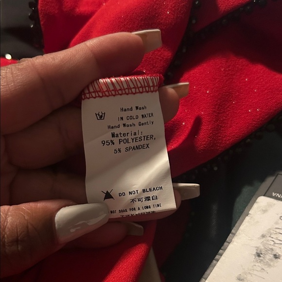 Chic One-Shoulder Red Dress - Picture 10 of 12